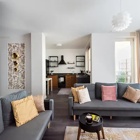 Wola Park Lovely - Near Metro