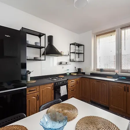 Wola Park Lovely - Near Metro Apartamento Varsóvia