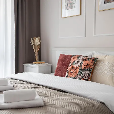 Wola Park Lovely - Near Metro Apartamento *