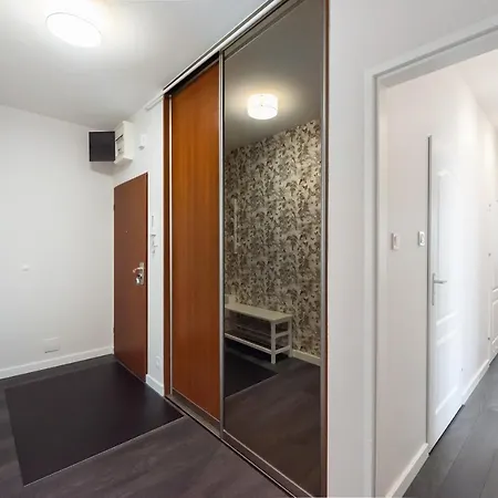 Wola Park Lovely - Near Metro *