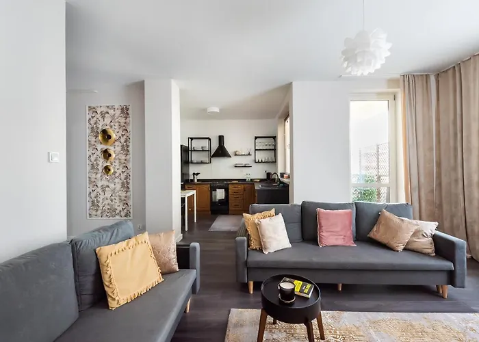 Wola Park Lovely - Near Metro