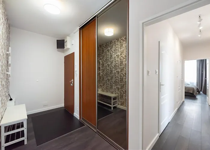 Wola Park Lovely - Near Metro *