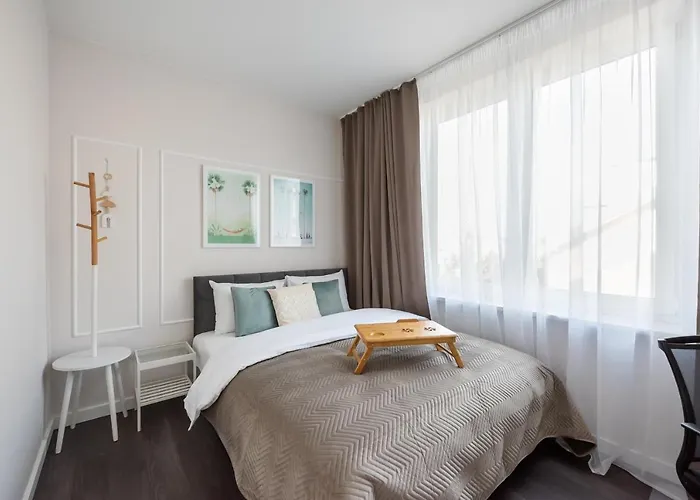 Wola Park Lovely - Near Metro Apartment