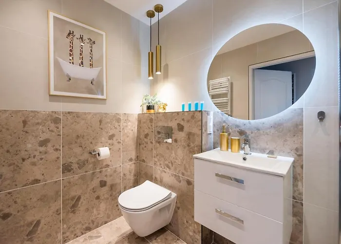 Apartment Wola Park Lovely - Near Metro *