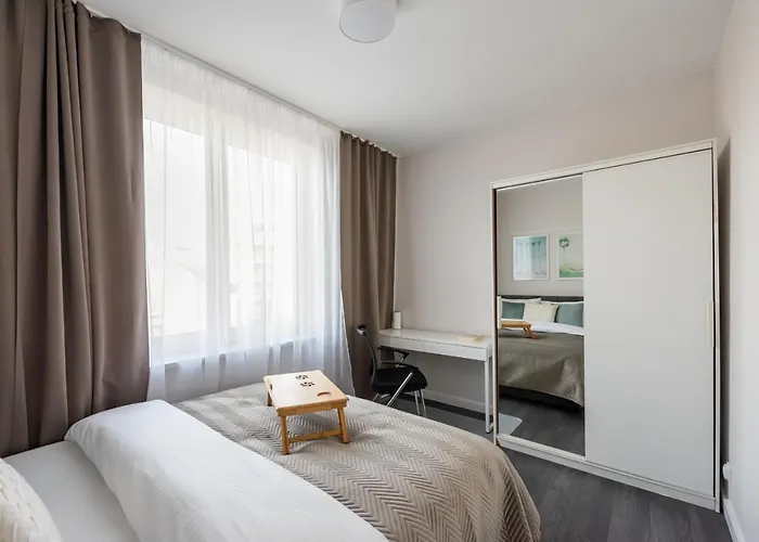 Wola Park Lovely - Near Metro * Warsaw