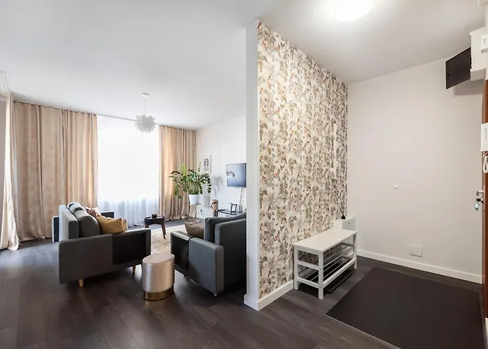 Wola Park Lovely - Near Metro *