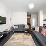 Apartment Wola Park Lovely - Near Metro