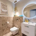 Apartment Wola Park Lovely - Near Metro *